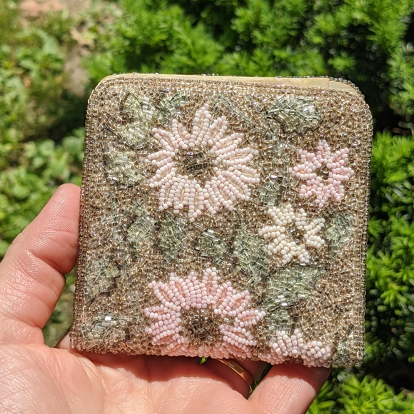 Antique Handbags - Antique Beaded Wallet